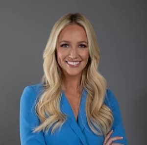 how tall is ashley brewer|Ashley Brewer ESPN, Bio, Height, Engaged, Net。